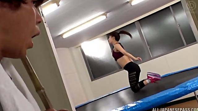 Sporty Japanese brunette babe Ayami Shunka fucked at the gym
