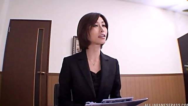 Japanese secretary sucking her boss's dick - Akari Asahina