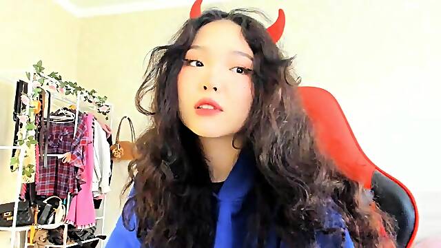 Webcam Asian Teen Fingering Pussy