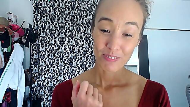 Cute amateur brunette naughty in solo jerking show on camera