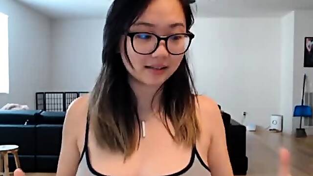 Asian Girl Harriet Sugar Cookie Cam Show