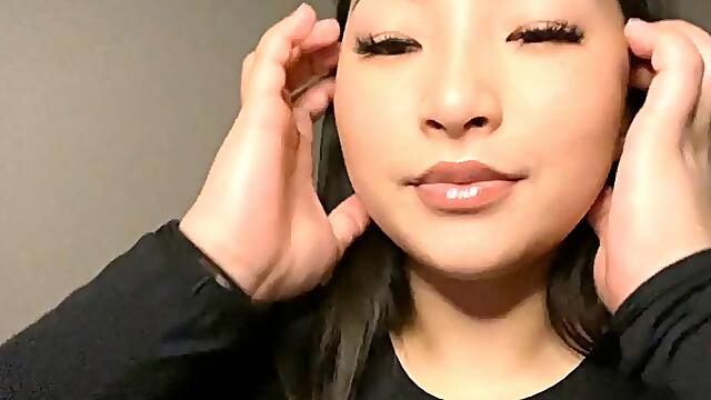 Korean Girlfriend Kissing ASMR