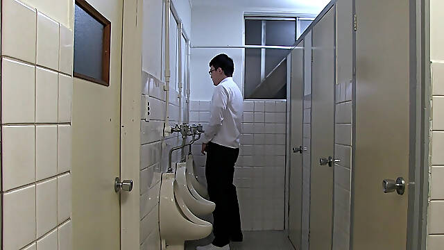 Japanese teen Sayaka Aishiro blowjob in toilet