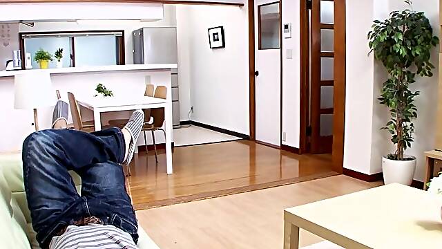 Amiru Kinohara gets drilled hard & creampied by a Japanese hottie