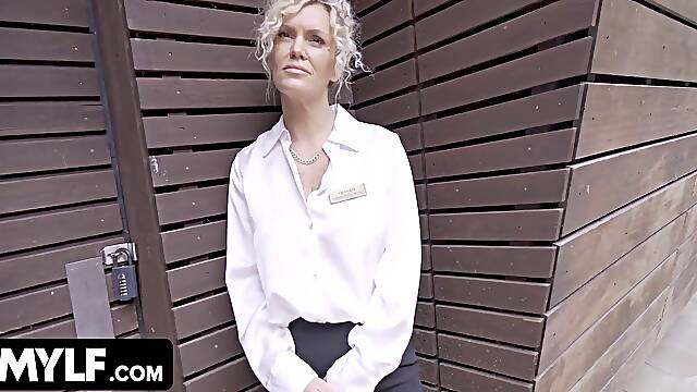 Grateful British Milf Filthy Frankie Takes Credit Cards For Dropping Her Panties Down - Shag Street