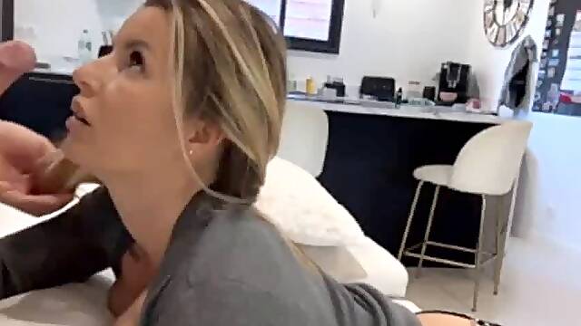 Jenny se fait sodomiser