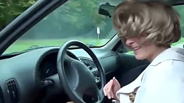 Femme mariée part chasser le mec