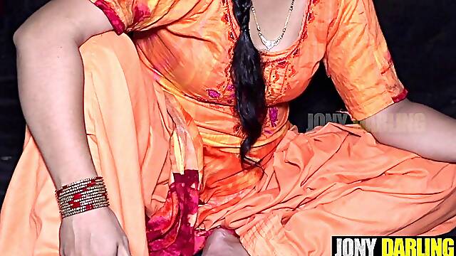 Punjabi Bhabhi vs Bihari Raamu, Bihari ne punjabi bhabhi ki maa chod di, patak patak kar choda