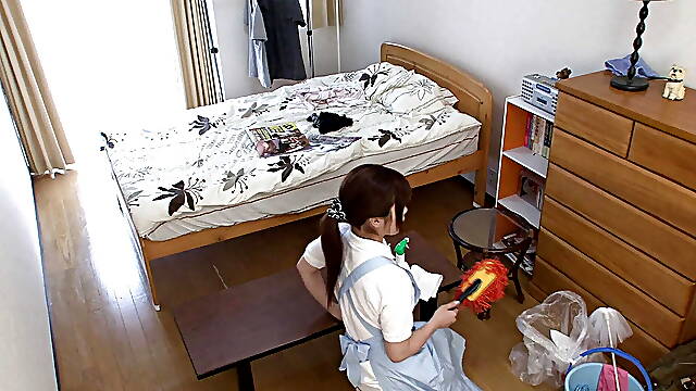 BABE GETS PUSSY FILLED BY A HUGE COCK AFTER DEEPTHROAT