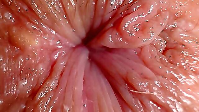 18 y.o. girl says: Why you put camera in my butthole? You want to see there bird?