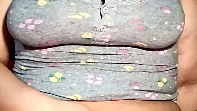 Desi Bhabhi Solo Private Video