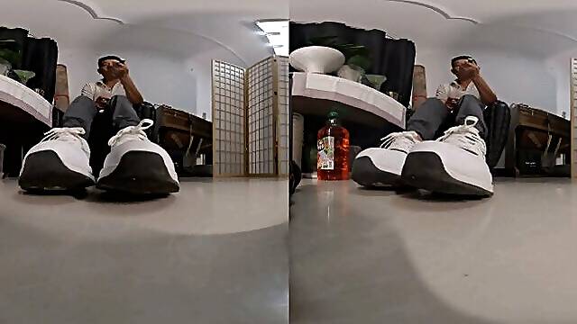 3DVR180 Tony Giant Sole Crushing Humiliation training