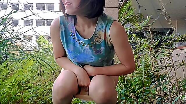 Outdoor-exposure and Peeing